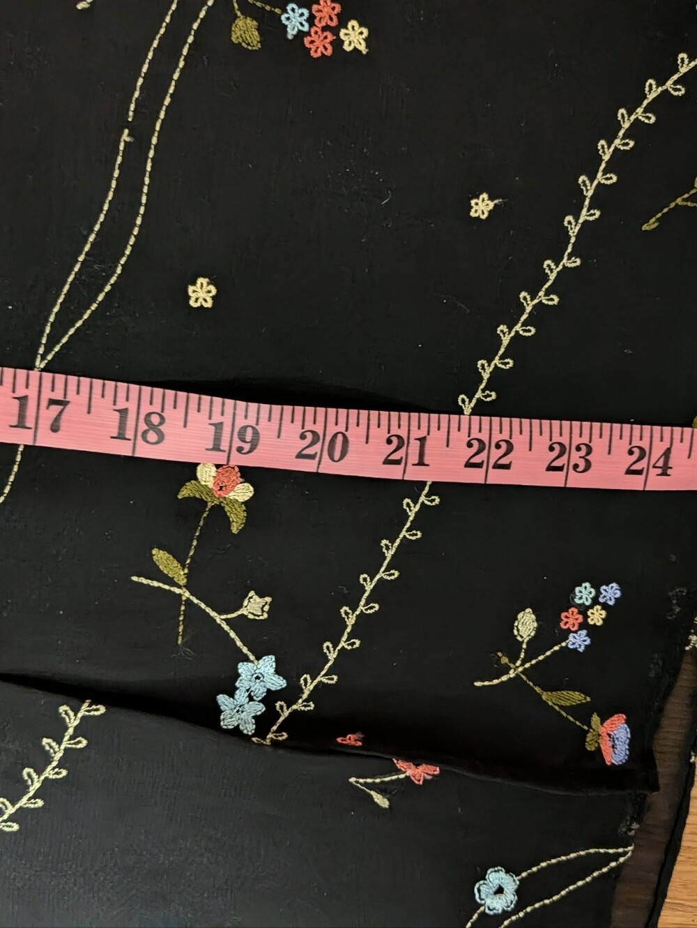 Pierre Cardin Options Embroidered Floral Midi Skirt Size 12 Black Boho - Picture 8 of 9